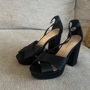 NWT WHO WHAT WEAR PLATFORM HEELS